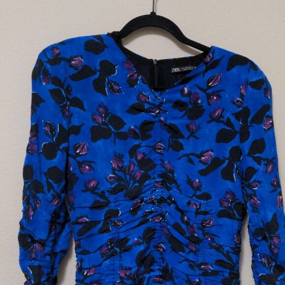 Zara Drapped Blue Floral Ruched Long Sleeve Dress - Picture 3 of 6